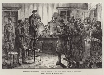 Intentando identificar a un nihilista ruso en la Oficina Principal de Policía, San Petersburgo